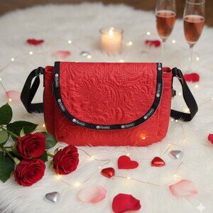 LeSportsac Delux Everyday Bag 7507 Crossbody Quilted Red Floral Large Expanding